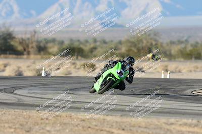 media/Dec-07-2025-CVMA (Sun) [[3e7d2de5dc]]/Race 18-Formula Twins-Formula 40 UL/